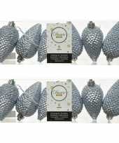 12x lichtblauwe dennenappels kersthangers 8 cm kunststof glitter