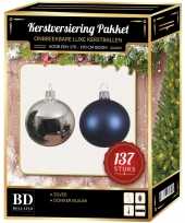 137 stuks kerstballen mix zilver donkerblauw voor 180 cm boom